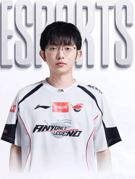 🤣伊布调侃：我要提升哈兰德的“丛林之王”排名，他正在兹拉坦